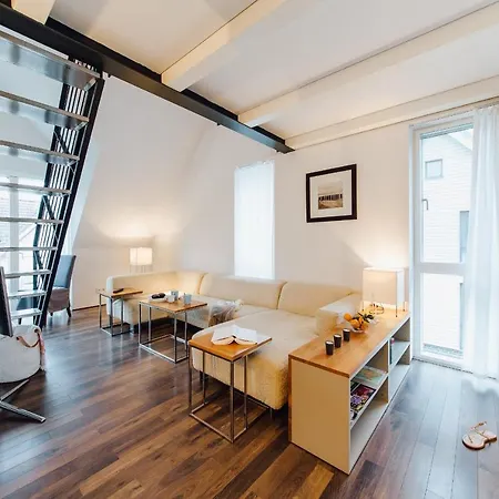 شقة M2 Living Maisonette No 3 بريرو